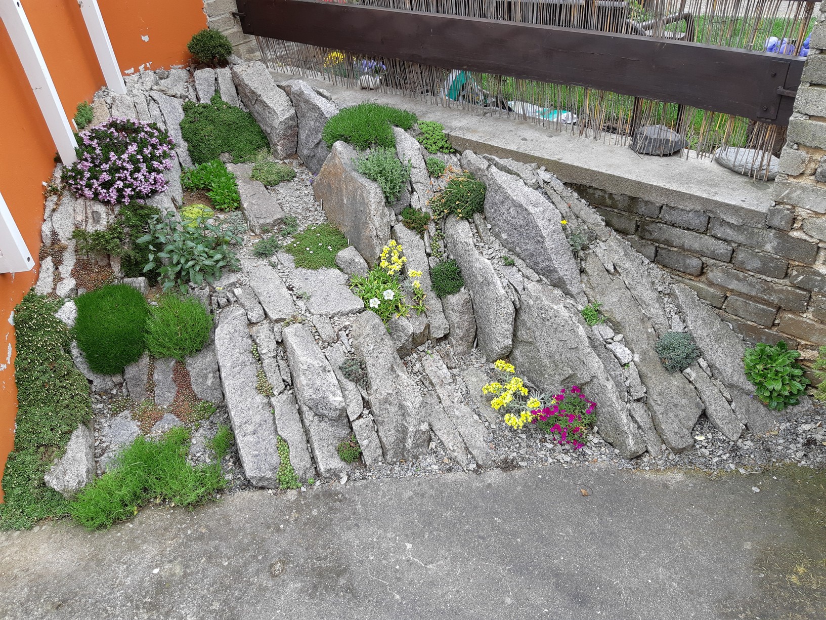 Corner Granite Garden