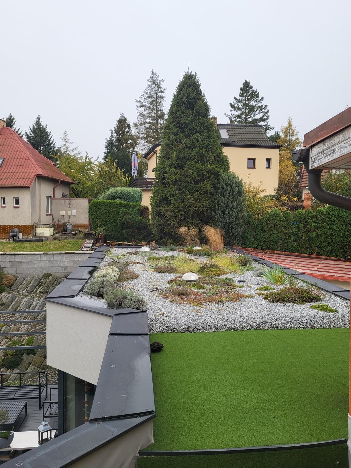 Roof Overlook Garden